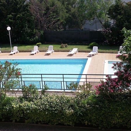 Hotel Residence Les Aiguades Port-de-Bouc Exterior photo