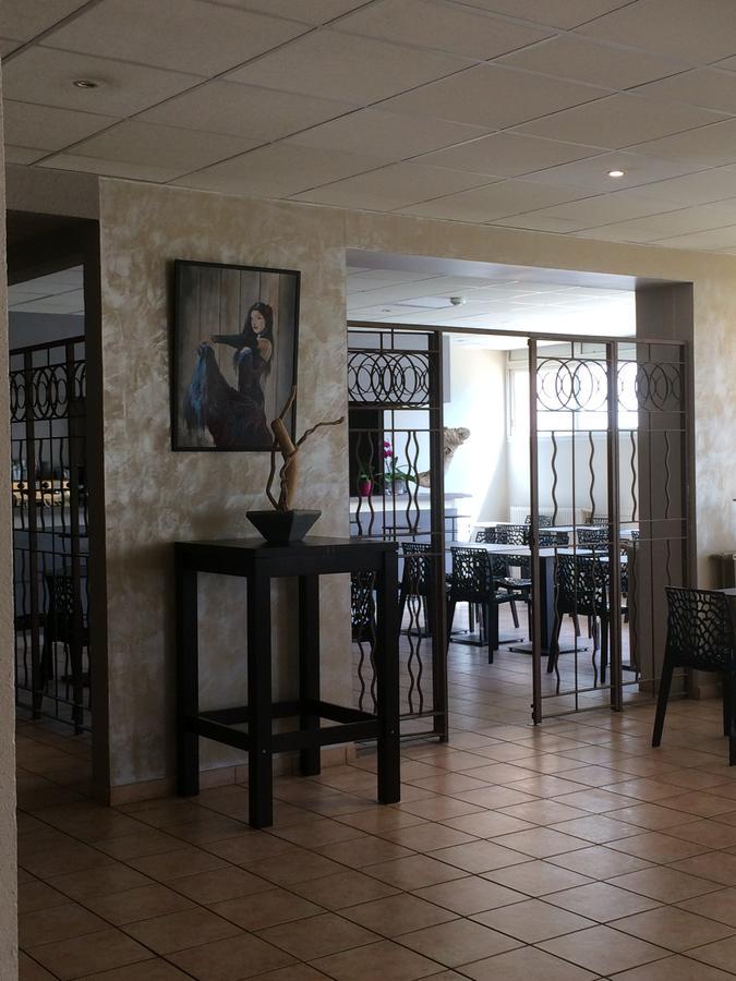 Hotel Residence Les Aiguades Port-de-Bouc Exterior photo