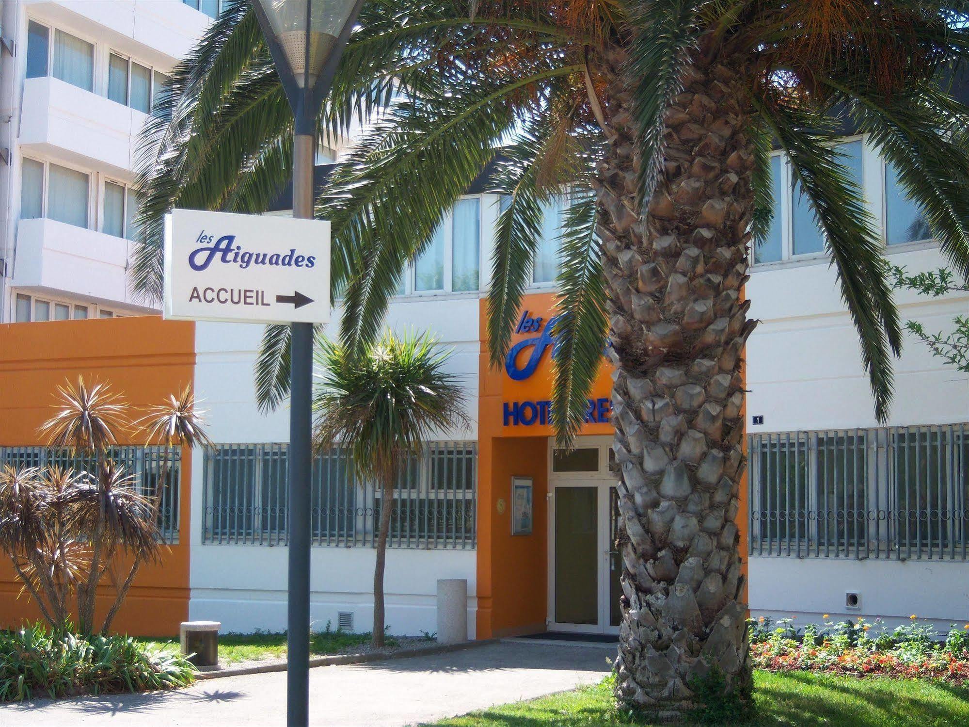 Hotel Residence Les Aiguades Port-de-Bouc Exterior photo